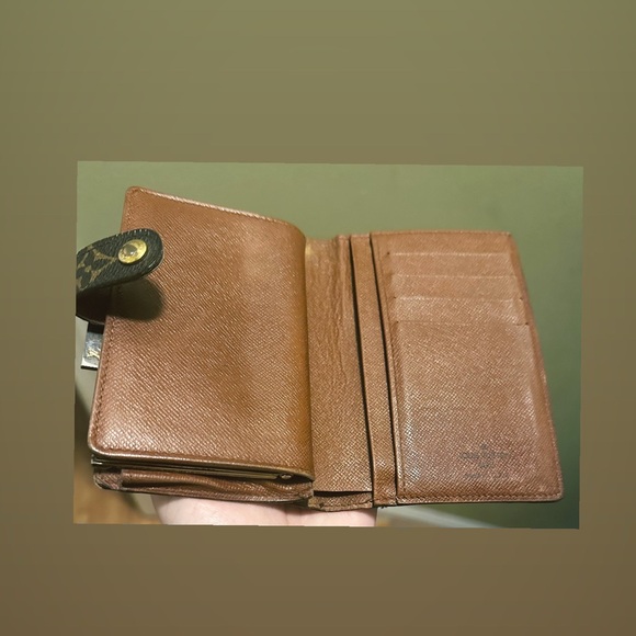 AUTHENTIC Louis Vuitton Kiss Lock Monogram Wallet - Picture 4 of 12